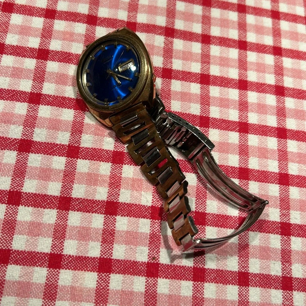 Men’s Seiko 17 jewel blue face automatic watch Smoke free pet free home